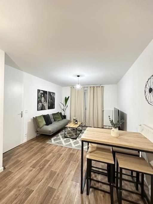 Cosy House A 6 Min Du Rer A Et Psa Apartment การ์ริแยร์-ซูส์-ปัวซี ภายนอก รูปภาพ
