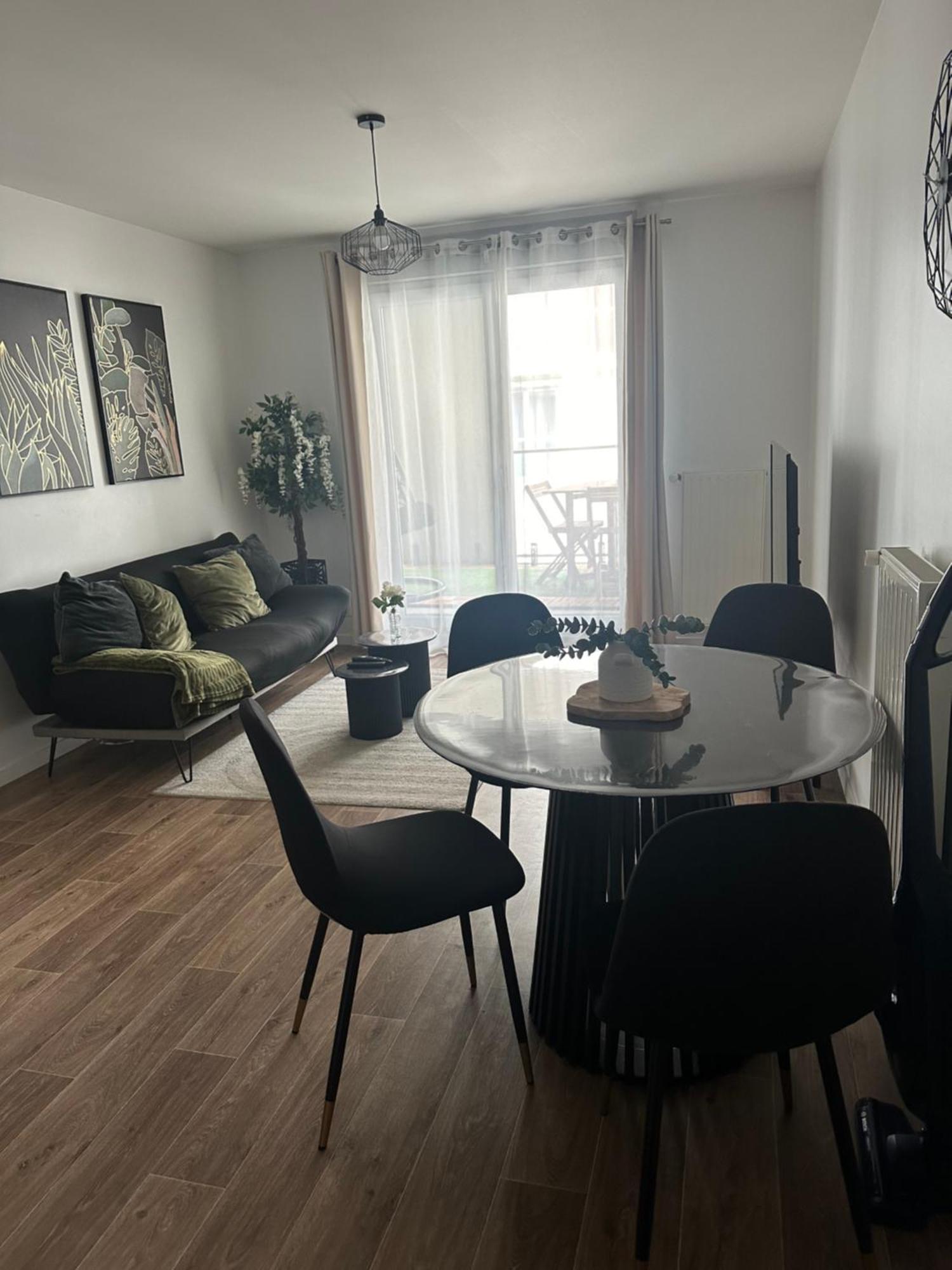 Cosy House A 6 Min Du Rer A Et Psa Apartment การ์ริแยร์-ซูส์-ปัวซี ภายนอก รูปภาพ